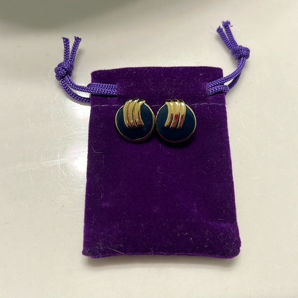 EUC Retro Vintage Button Earrings for Pierced Ears Dark Navy/Black w/Gold Design - Picture 4 of 6